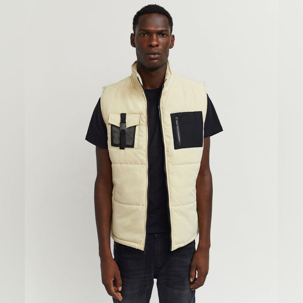 •Associate• Cream Quilted Zip Up Utility Vest